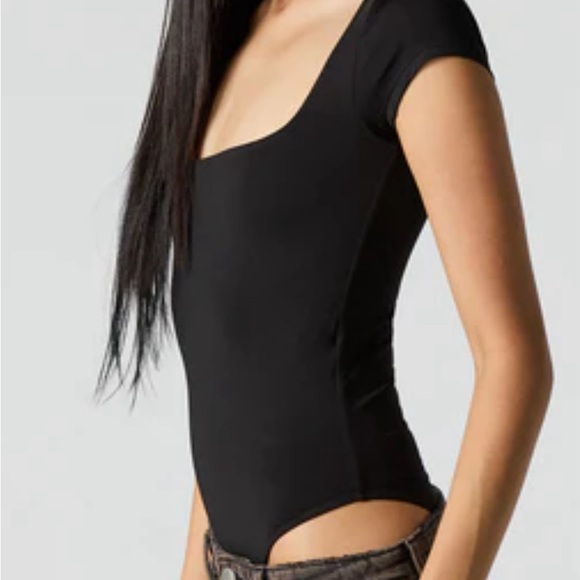 BRAND NEW Square Neck Bodysuit - Picture 2 of 2
